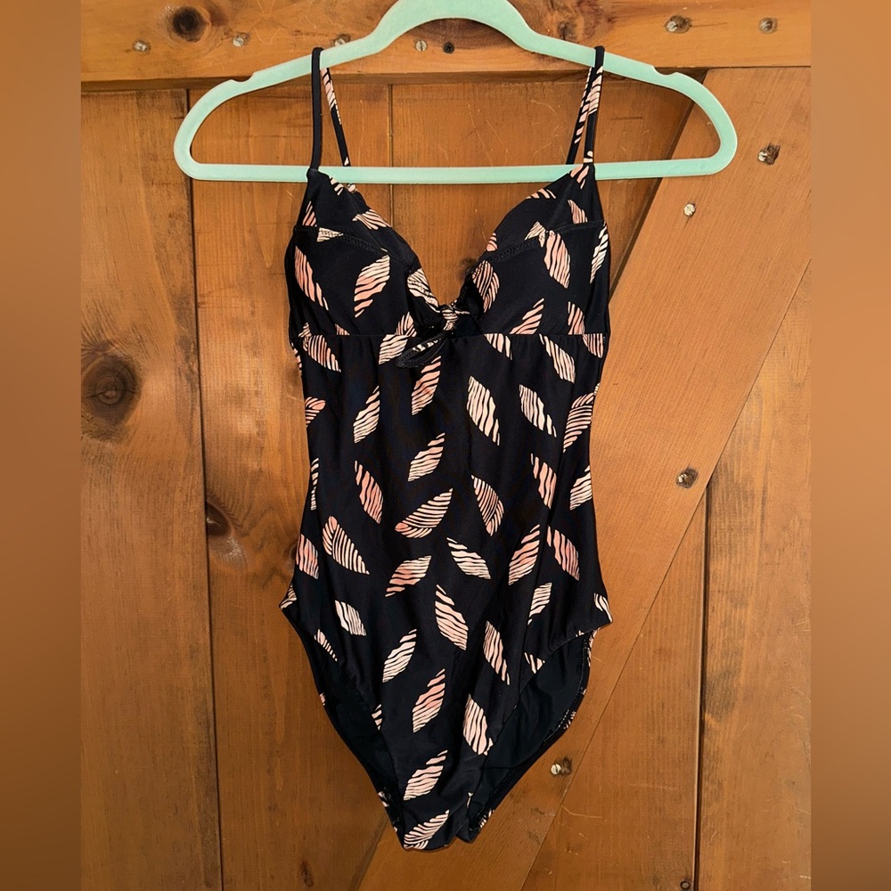 Vix Women's Black One-Piece Swimsuit with Pink Leaf Print Sz S
